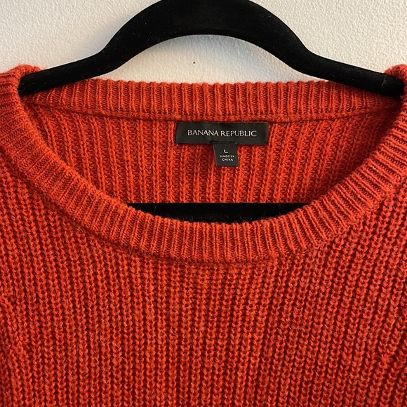 Banana Republic womens Burned Orange Sweater in Size Large - Picture 3 of 6